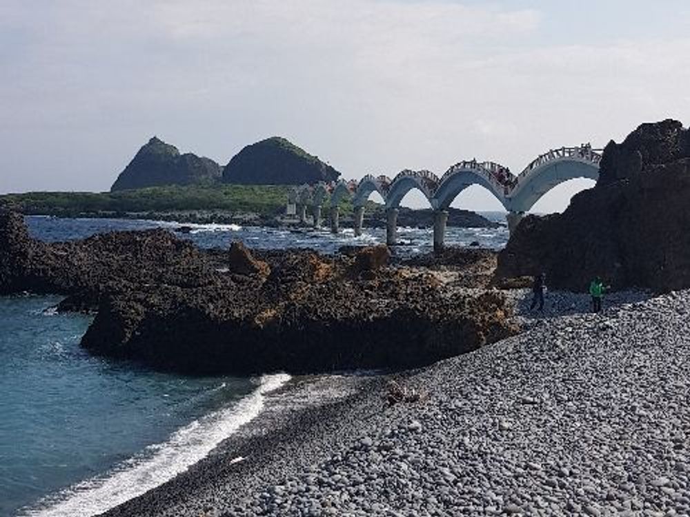 Arch bridge  — image 1
