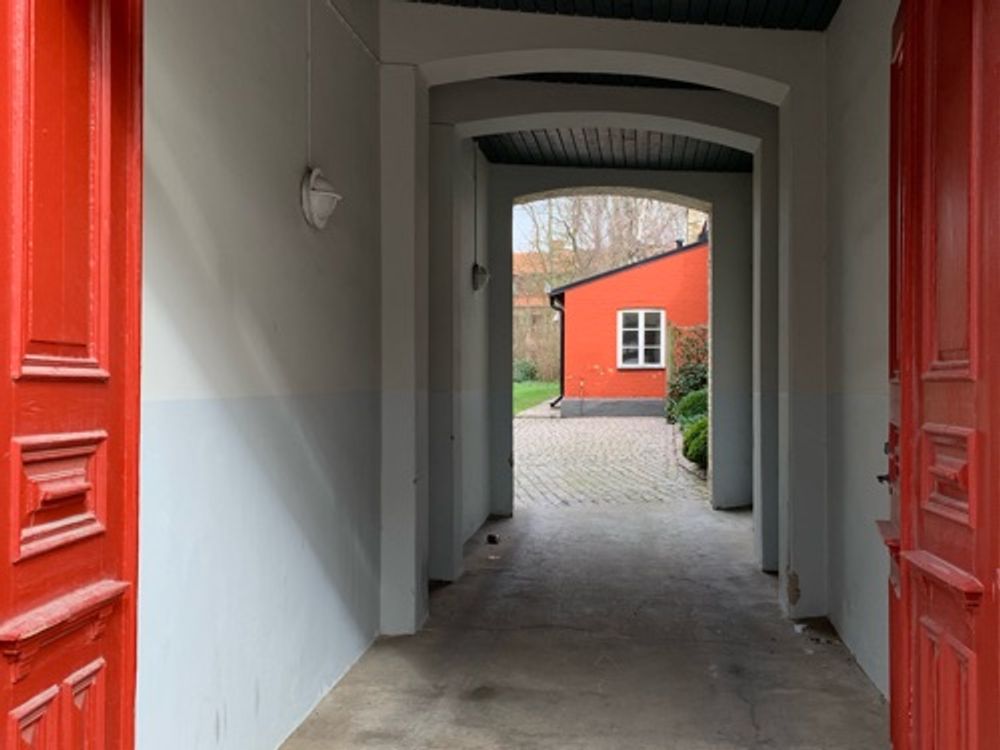 Door — image 1
