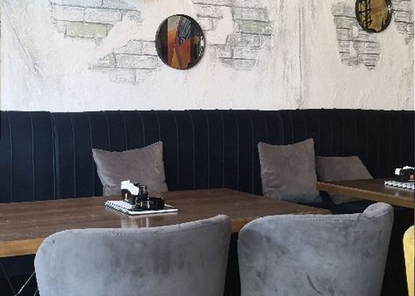 Selfie Lounge Bar 1