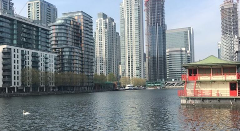 Floating Chinese restaurant 