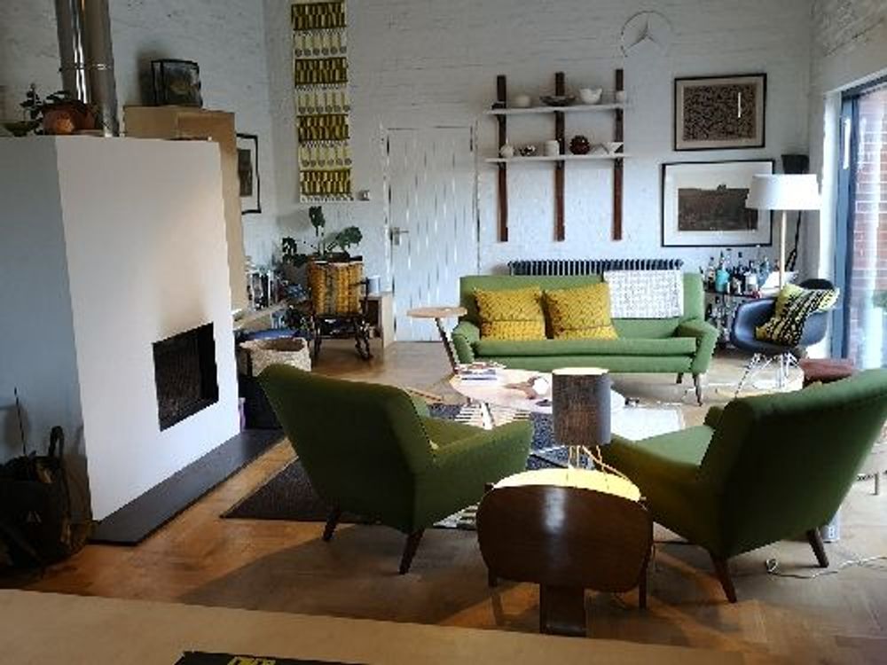 Five Acre Barn — image 1