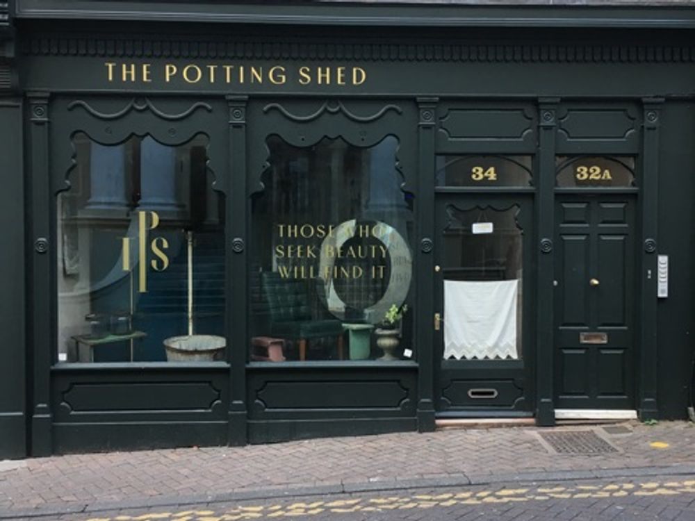 Antique shop and 1920’s style prohibition speakeasy cocktail bar — image 1