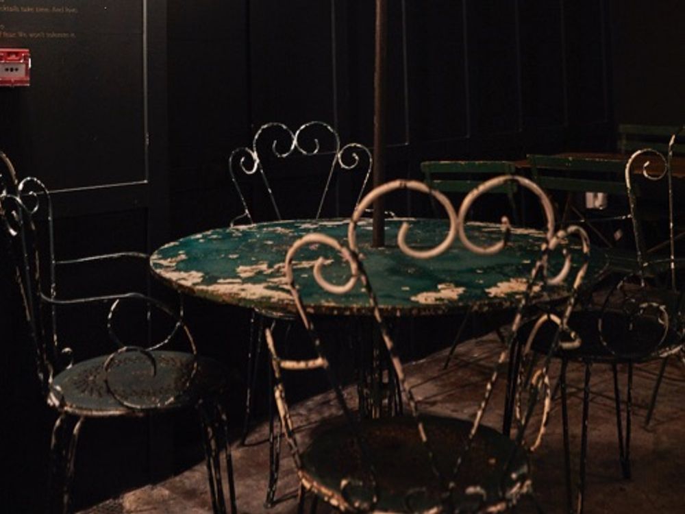Cocktail bar — image 1