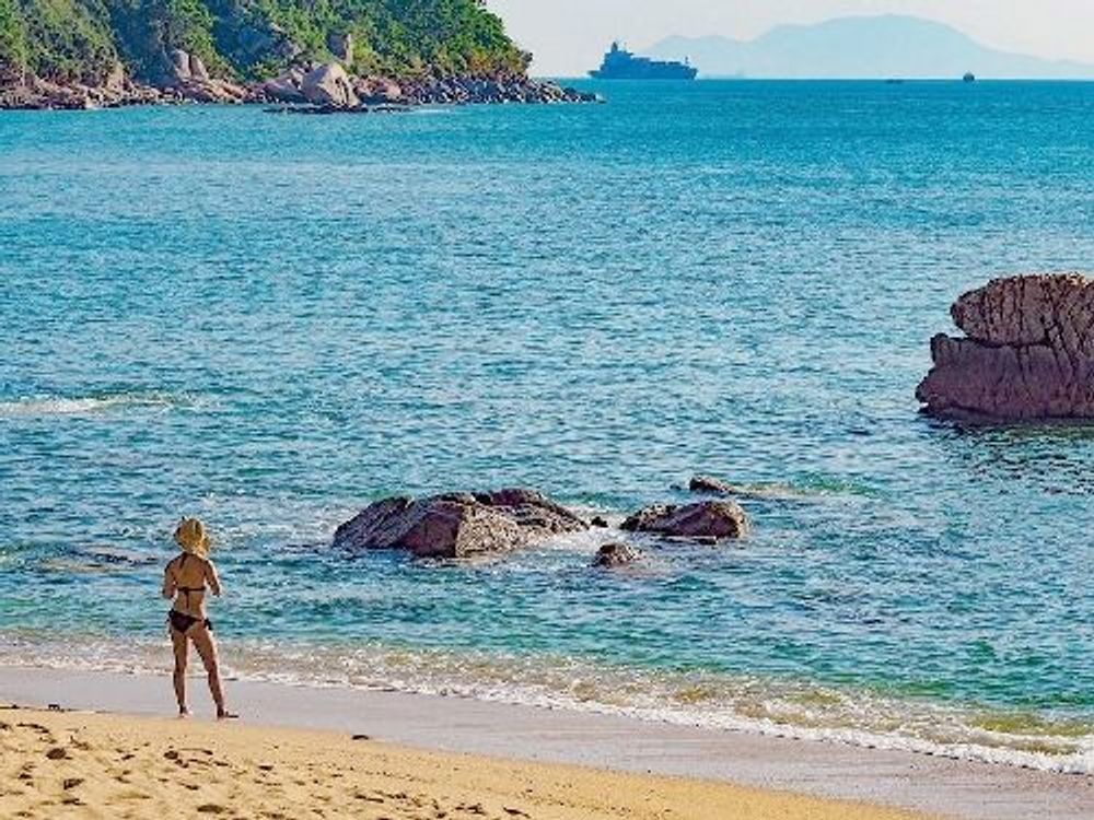 Stanely Market beach, Hong Kong Island South — image 1