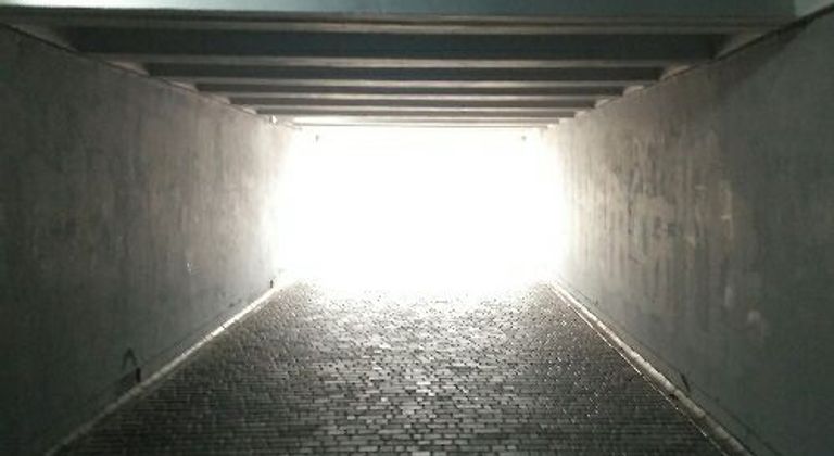 Подземный переход к берегу