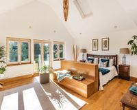 Eco location house indoor pool Woking 24 mins London, 4