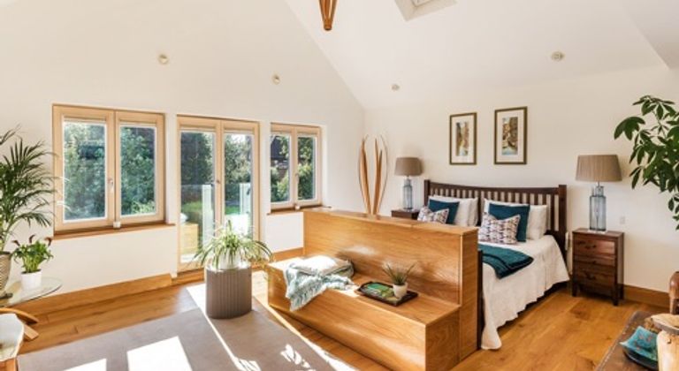 Eco location house indoor pool Woking 24 mins London,