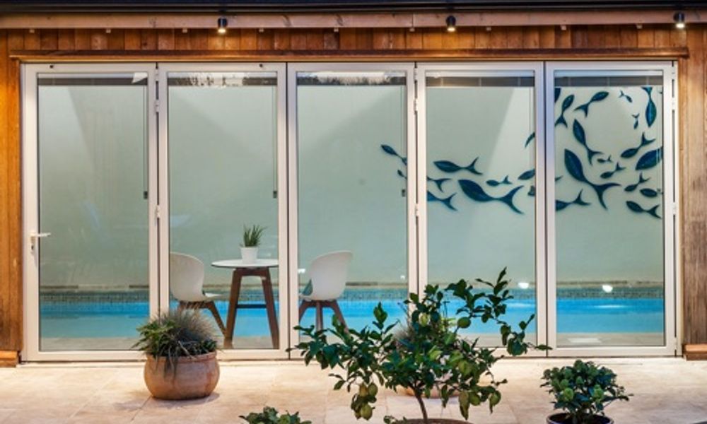 Eco location house indoor pool Woking 24 mins London,