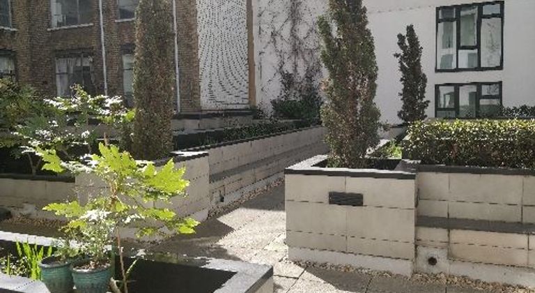 Modern Colourful Flat in Old Street