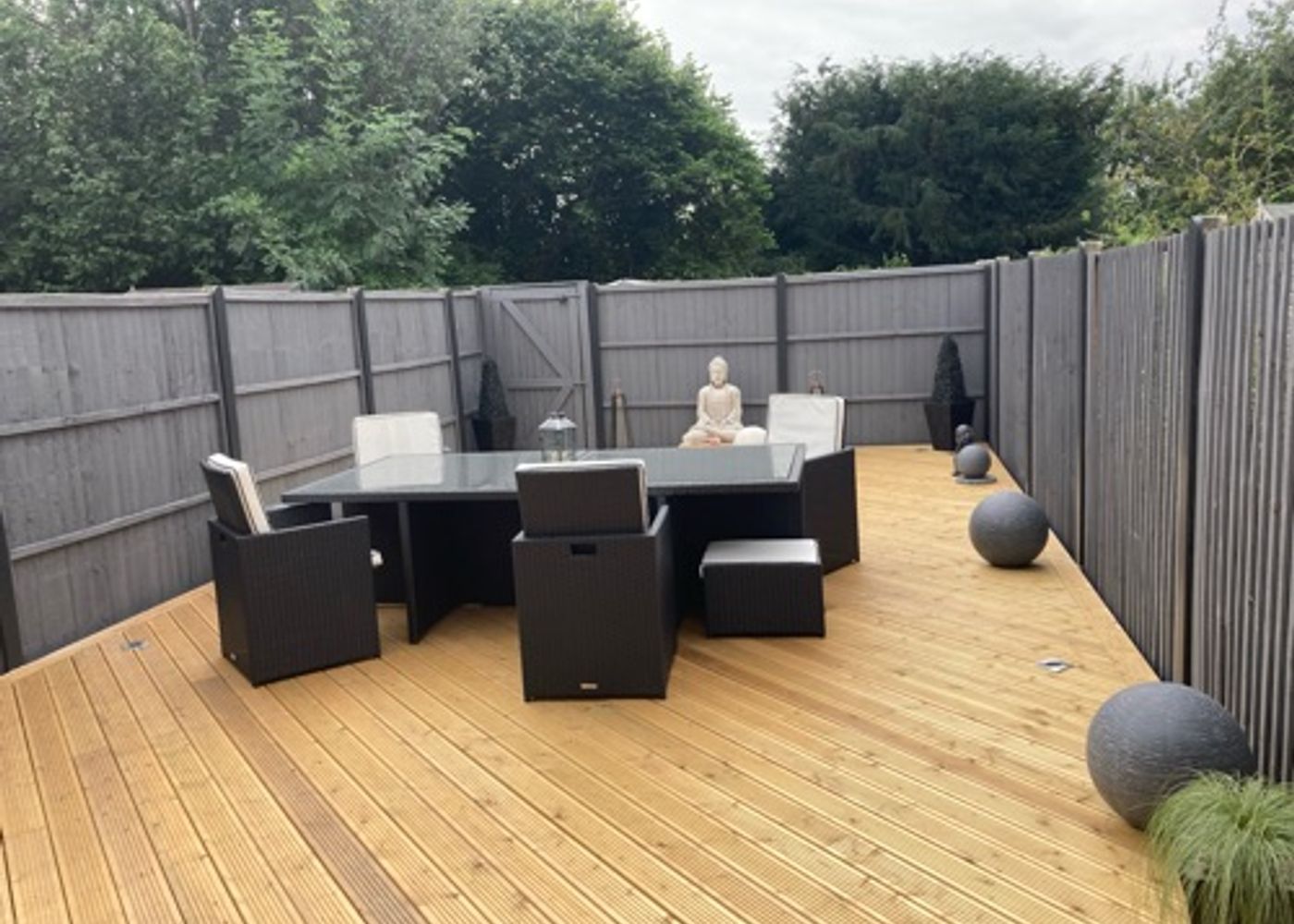 London Outside Terrace Area 1