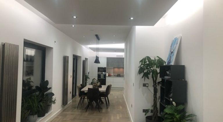 Bright Top Floor Flat