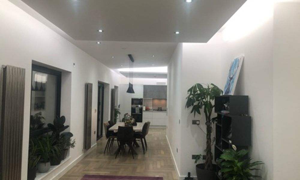 Bright Top Floor Flat