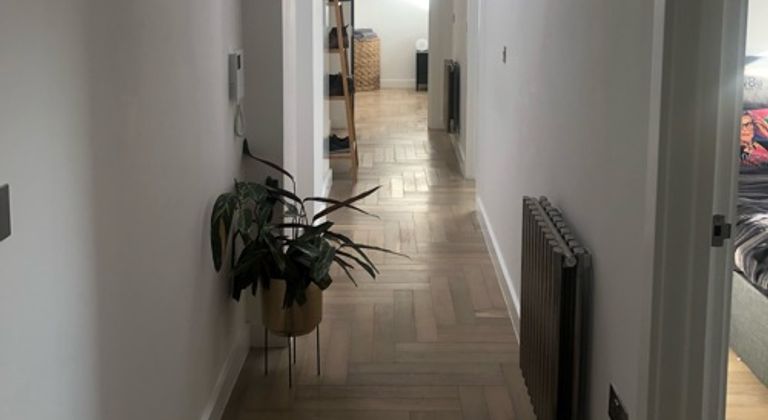 Bright Top Floor Flat