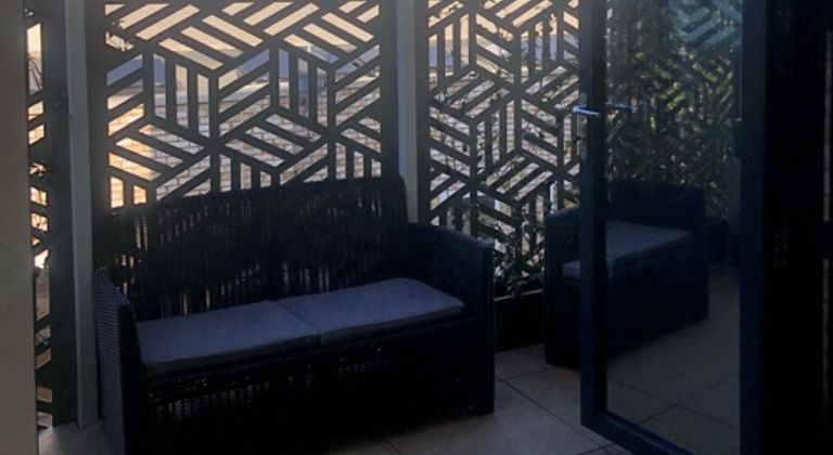 Bright Top Floor Flat