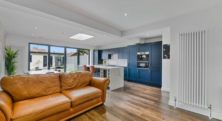 Modern 5 bedroom house