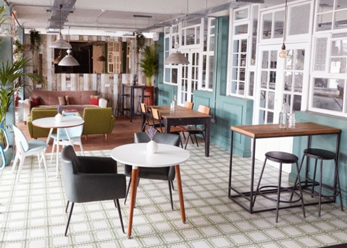 Canal side warehouse in the heart of East London 1