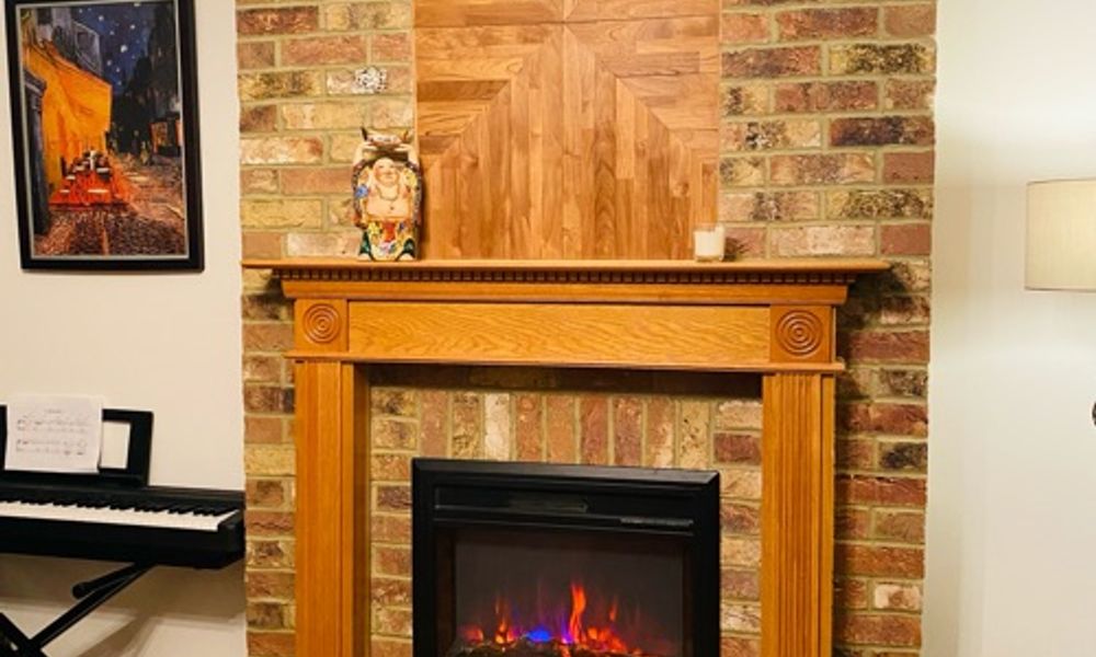 Large Lounge in Harrow. Beautiful fireplace