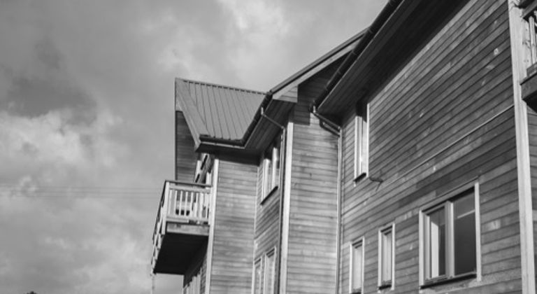 Canadian Style Lodge & Farm Retreat