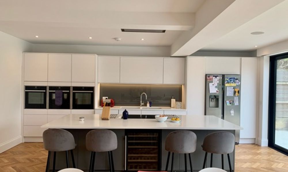 Bright & Spacious Home with Open Plan Kitchen & Large Garden in North London