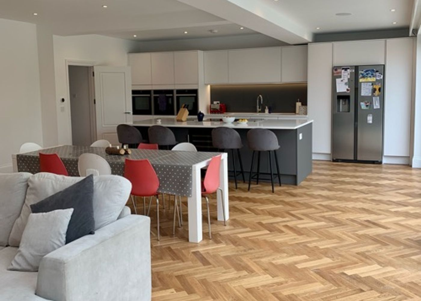 Bright & Spacious Home with Open Plan Kitchen & Large Garden in North London 1