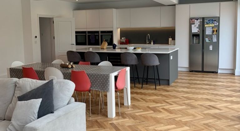 Bright & Spacious Home with Open Plan Kitchen & Large Garden in North London