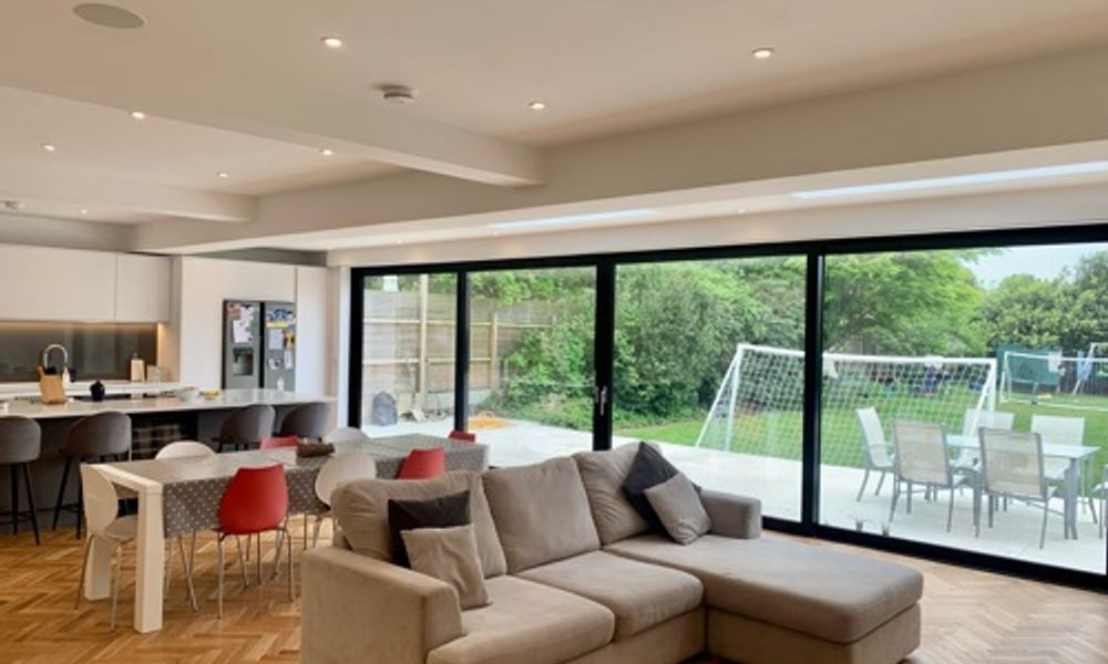 Bright & Spacious Home with Open Plan Kitchen & Large Garden in North London