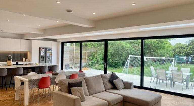 Bright & Spacious Home with Open Plan Kitchen & Large Garden in North London